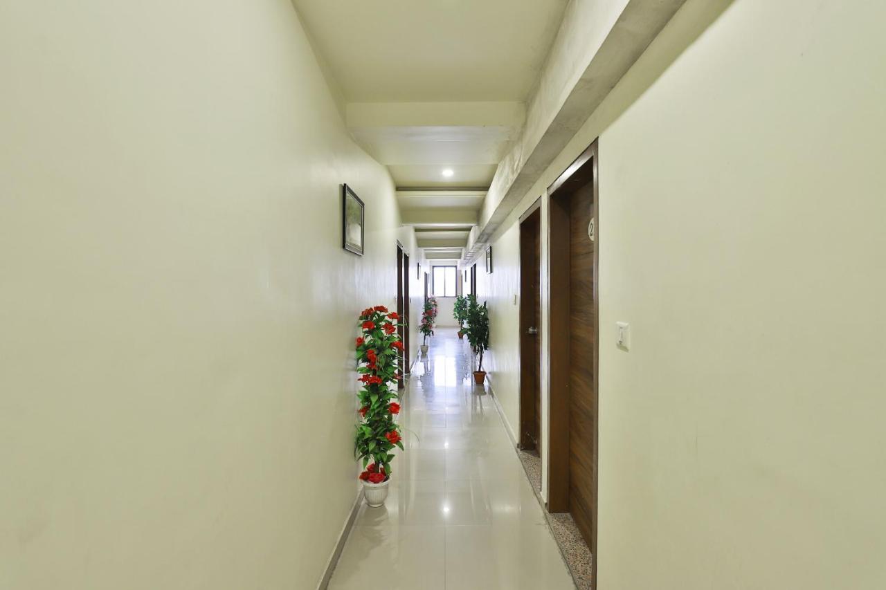 Hotel Oyo 15417 Red Rose Watuwa Exteriér fotografie