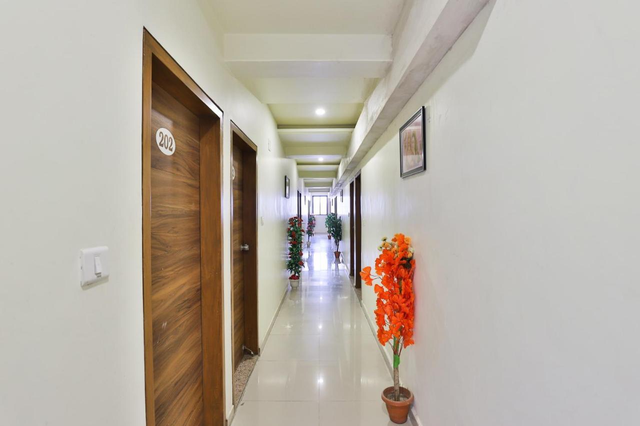 Hotel Oyo 15417 Red Rose Watuwa Exteriér fotografie